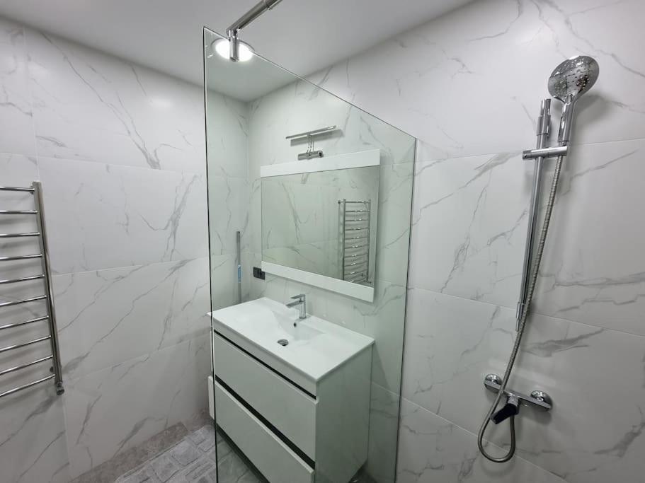 Grand Excelent New Ultra Central Apartments Chişinǎu Buitenkant foto