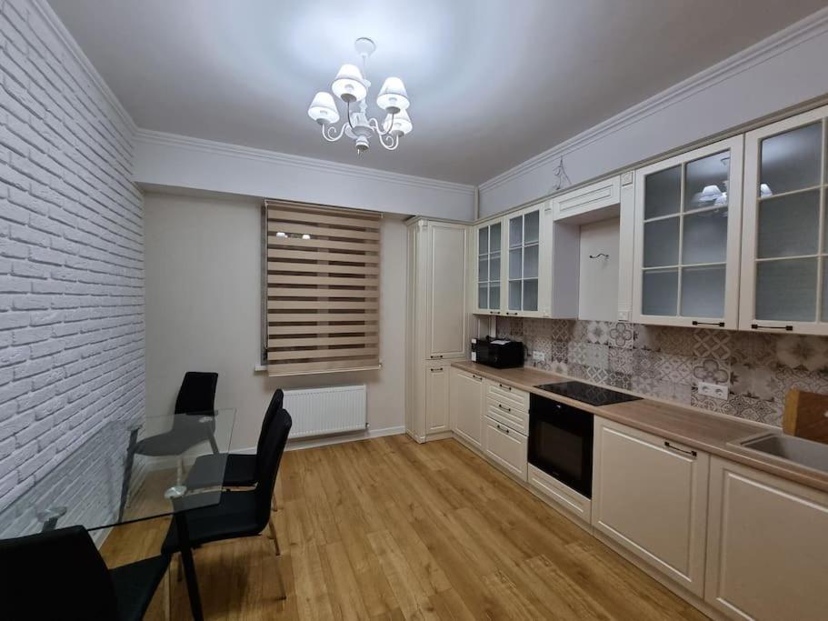 Grand Excelent New Ultra Central Apartments Chişinǎu Buitenkant foto