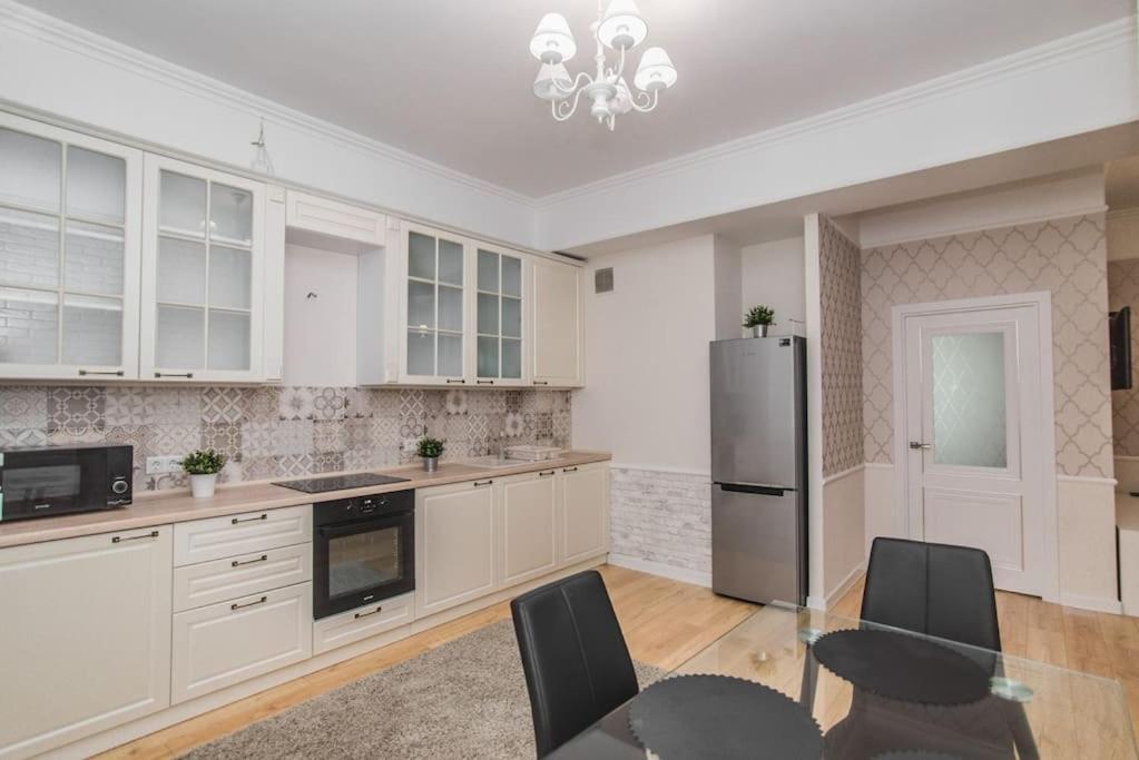 Grand Excelent New Ultra Central Apartments Chişinǎu Buitenkant foto