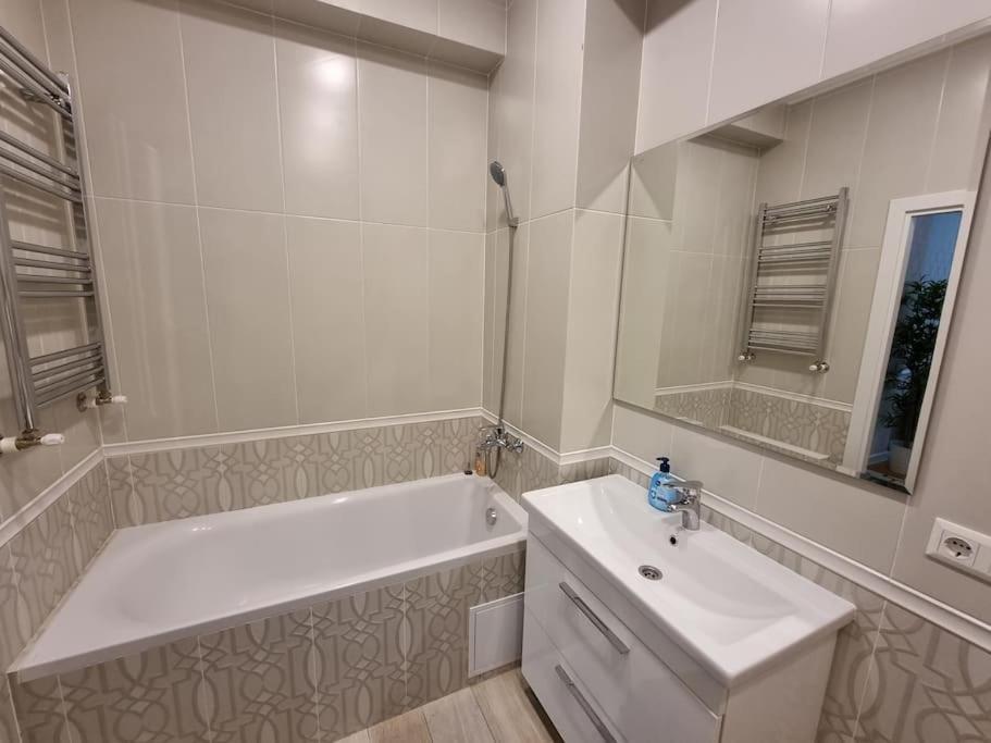 Grand Excelent New Ultra Central Apartments Chişinǎu Buitenkant foto