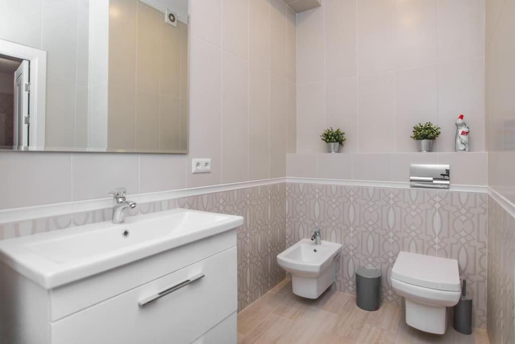 Grand Excelent New Ultra Central Apartments Chişinǎu Buitenkant foto