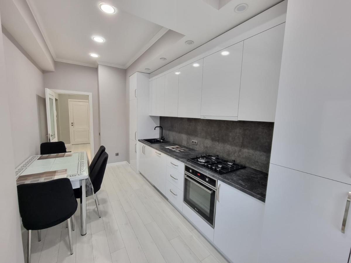 Grand Excelent New Ultra Central Apartments Chişinǎu Buitenkant foto